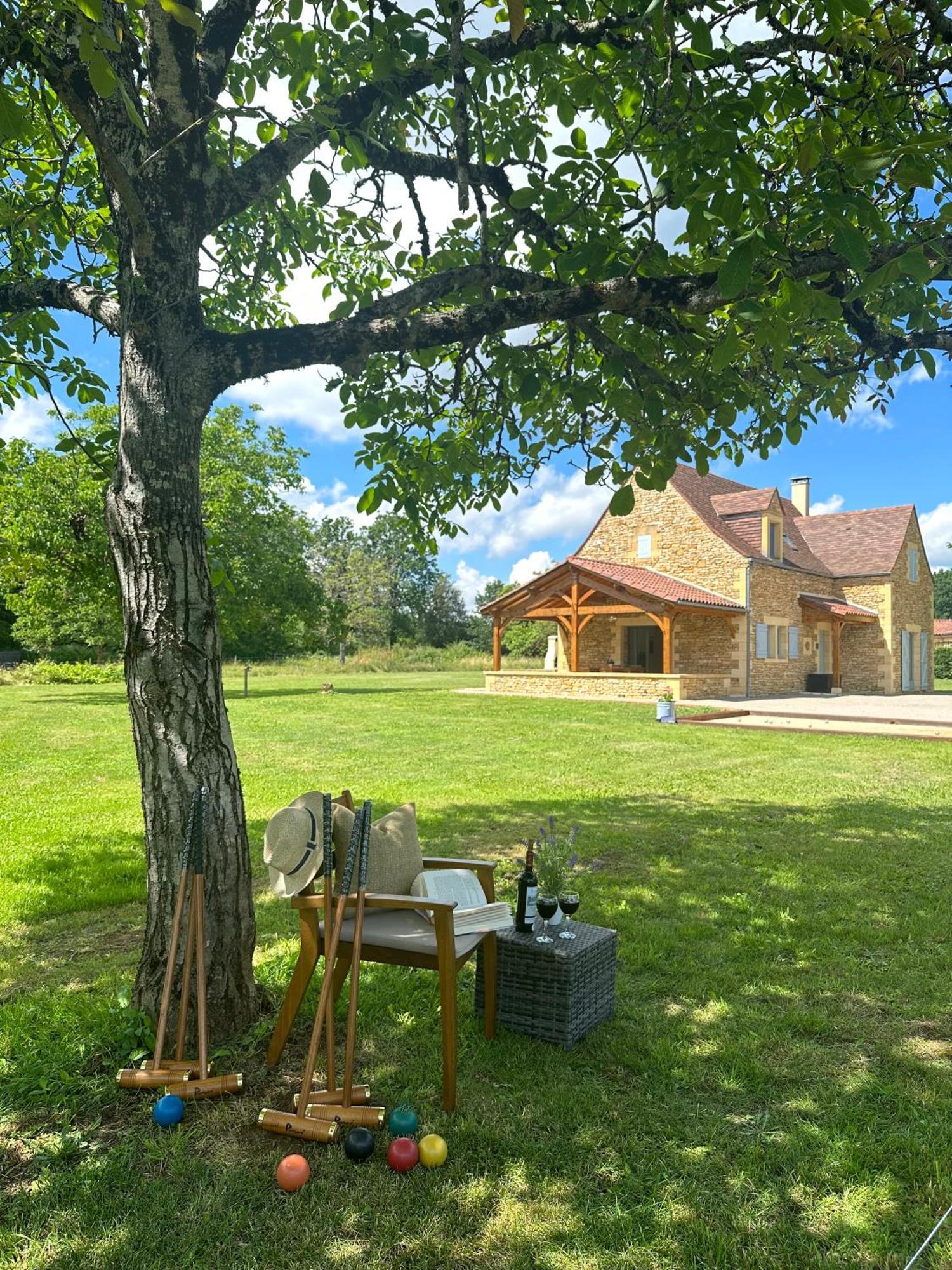 Luxury 3 Bed Home With Heated Swimming Pool Air Con And Boules Pitch Salignac-Eyvigues Экстерьер фото
